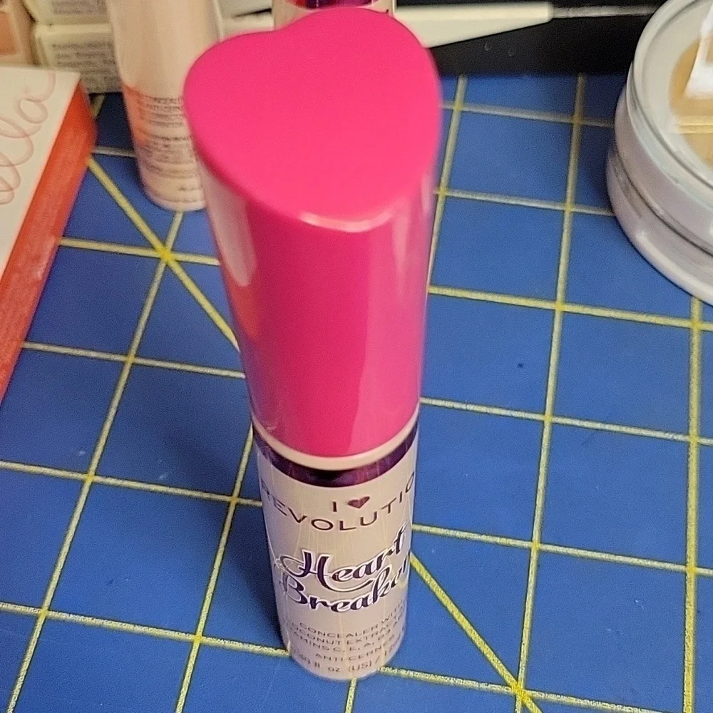 I ❤️ Revolution Heart Breaker Concealer 12ml Buttermilk New